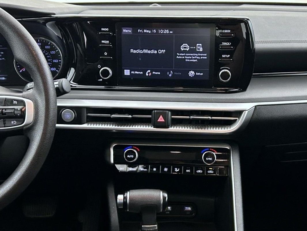 Used 2023 White Kia LXS image 12