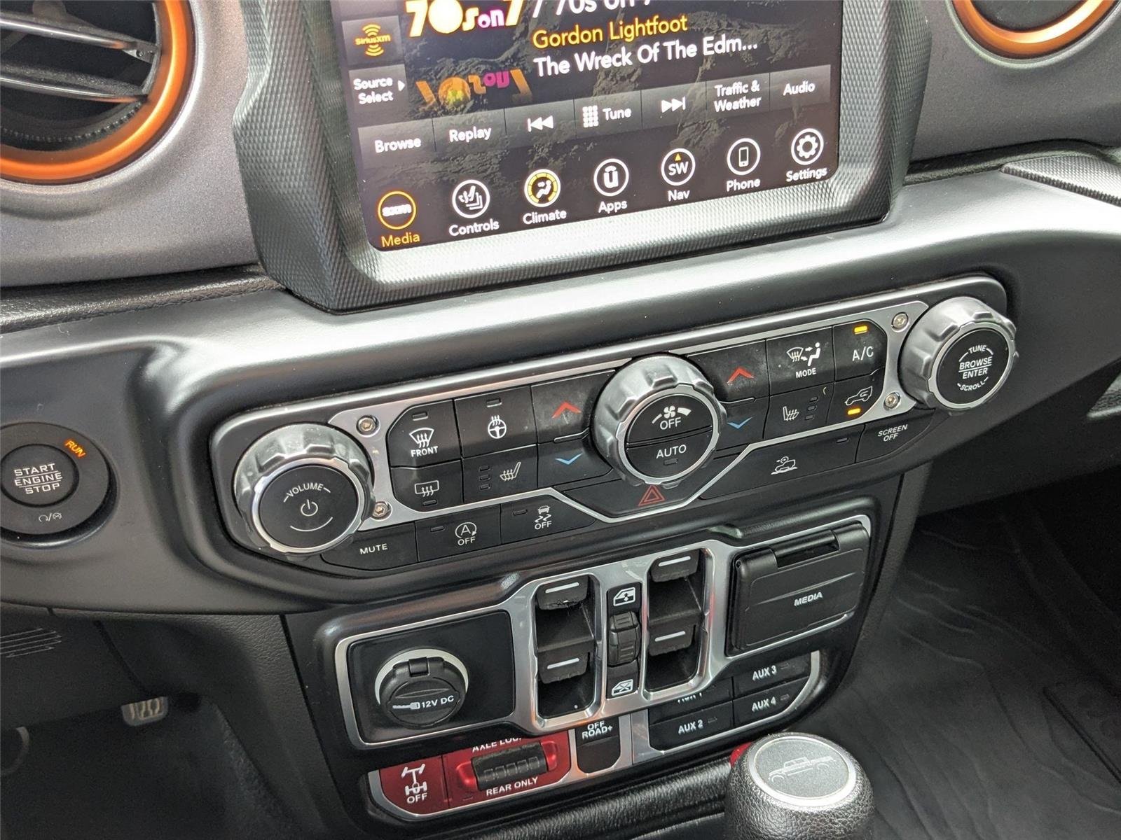 Used 2022 Black Clearcoat Jeep Mojave image 23