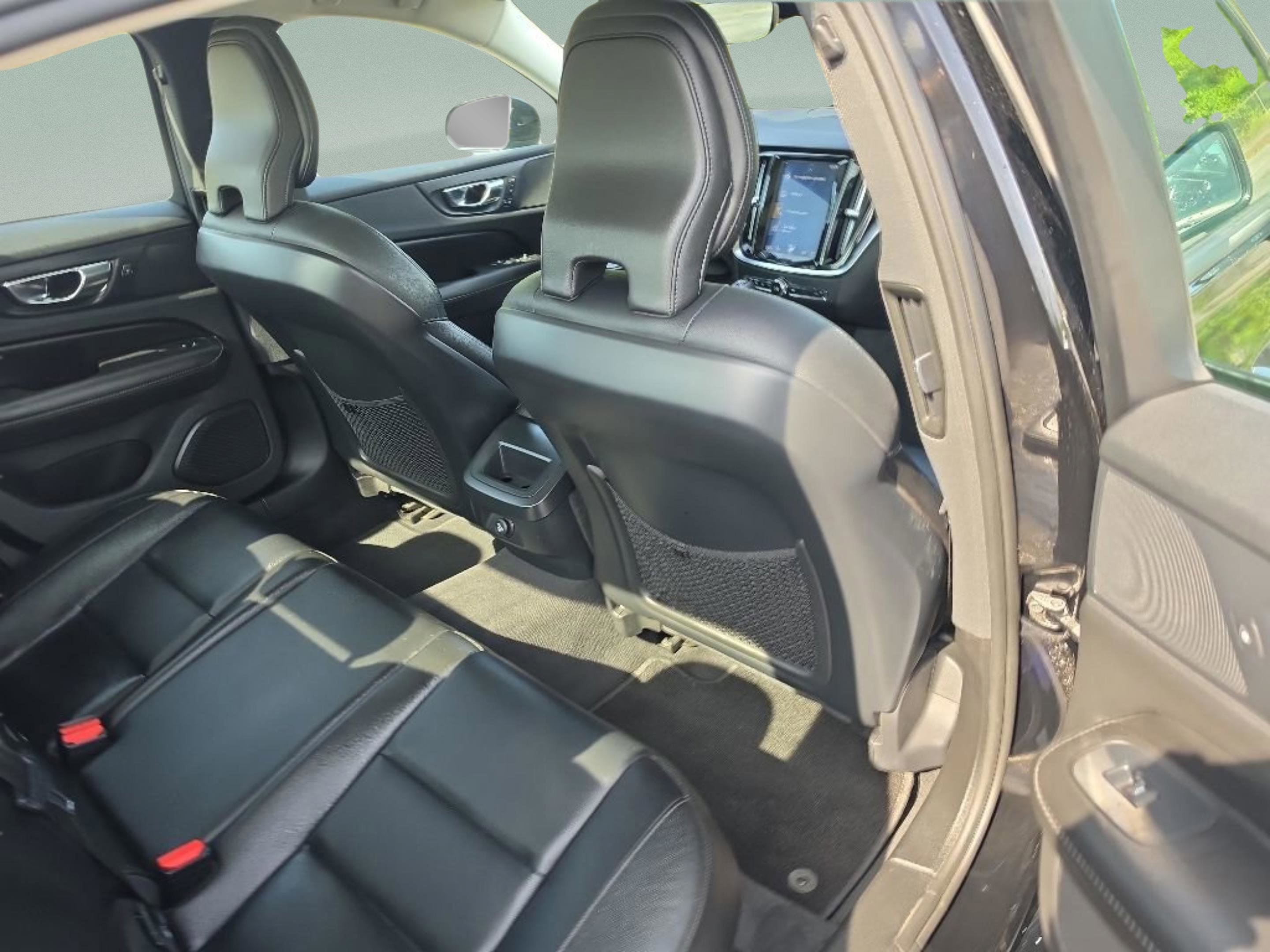 2020 Volvo S60 Momentum - Photo 24