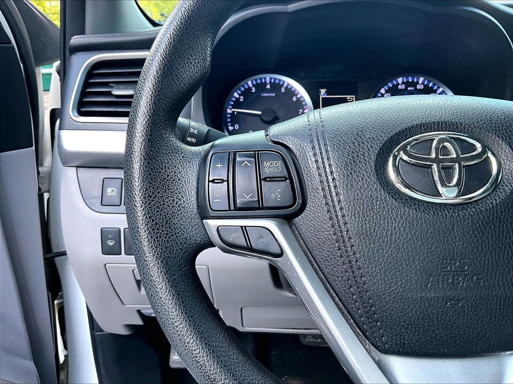 Used 2017 Blizzard Pearl Toyota LE image 24