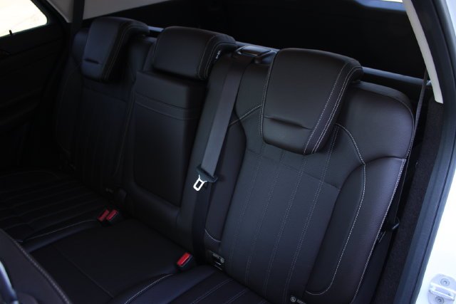 Used 2016 White Mercedes-Benz GLE 350 image 24