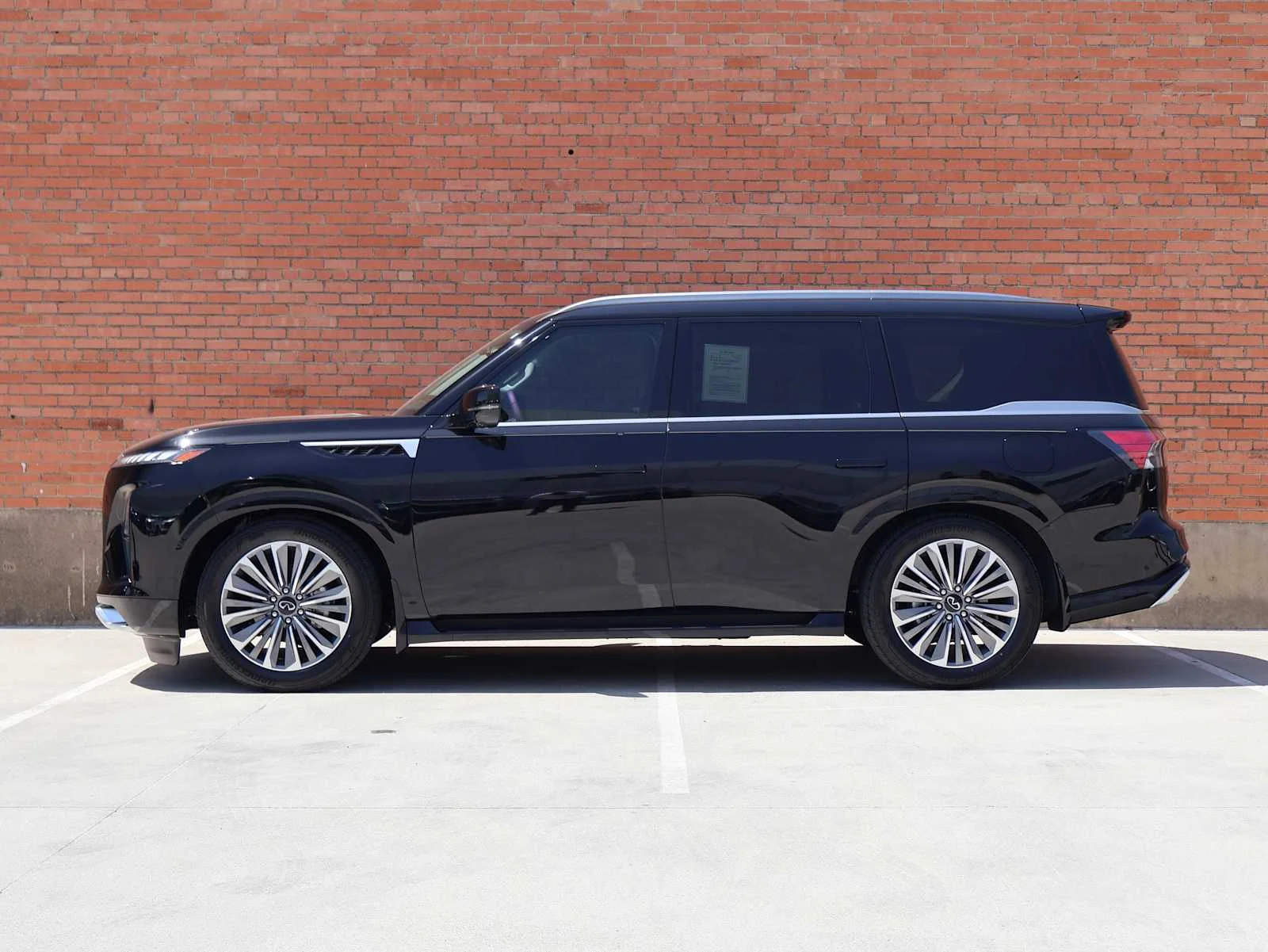 Certified Used 2026 Black Obsidian INFINITI LUXE image 5