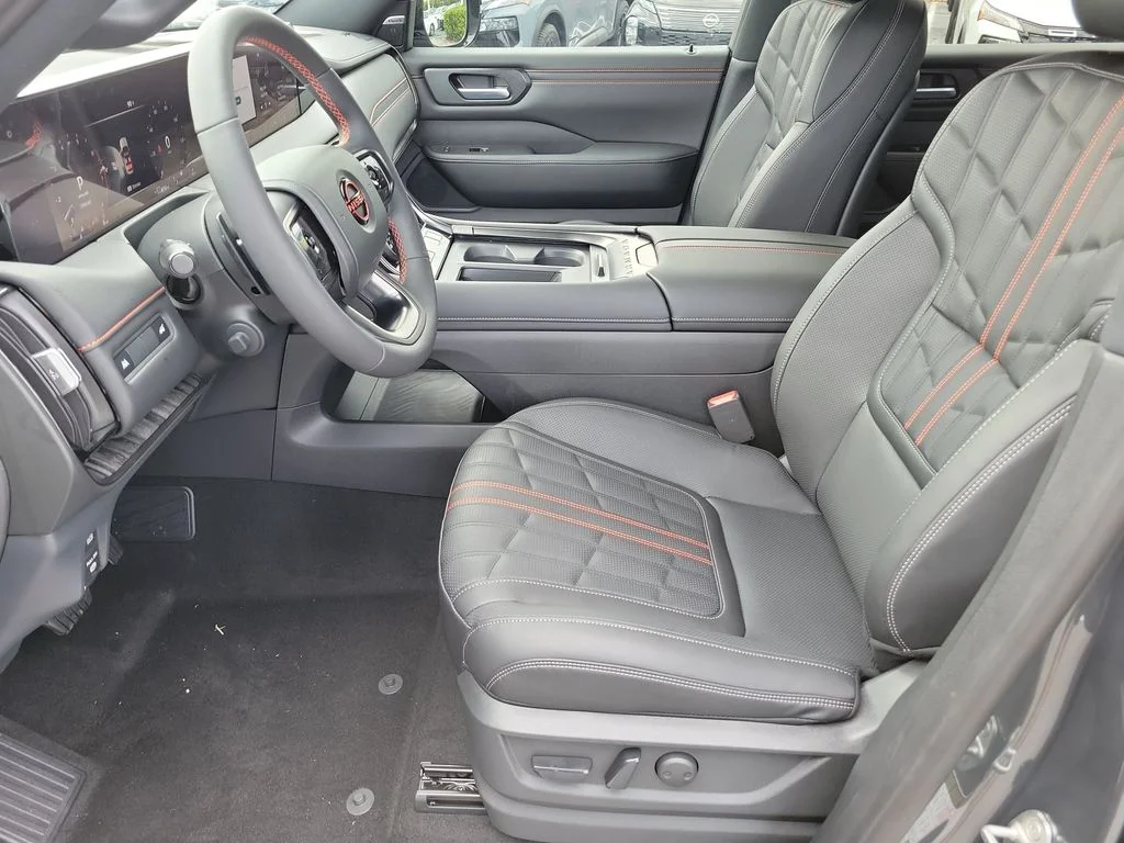 New 2026 White Nissan PRO-4X image 20