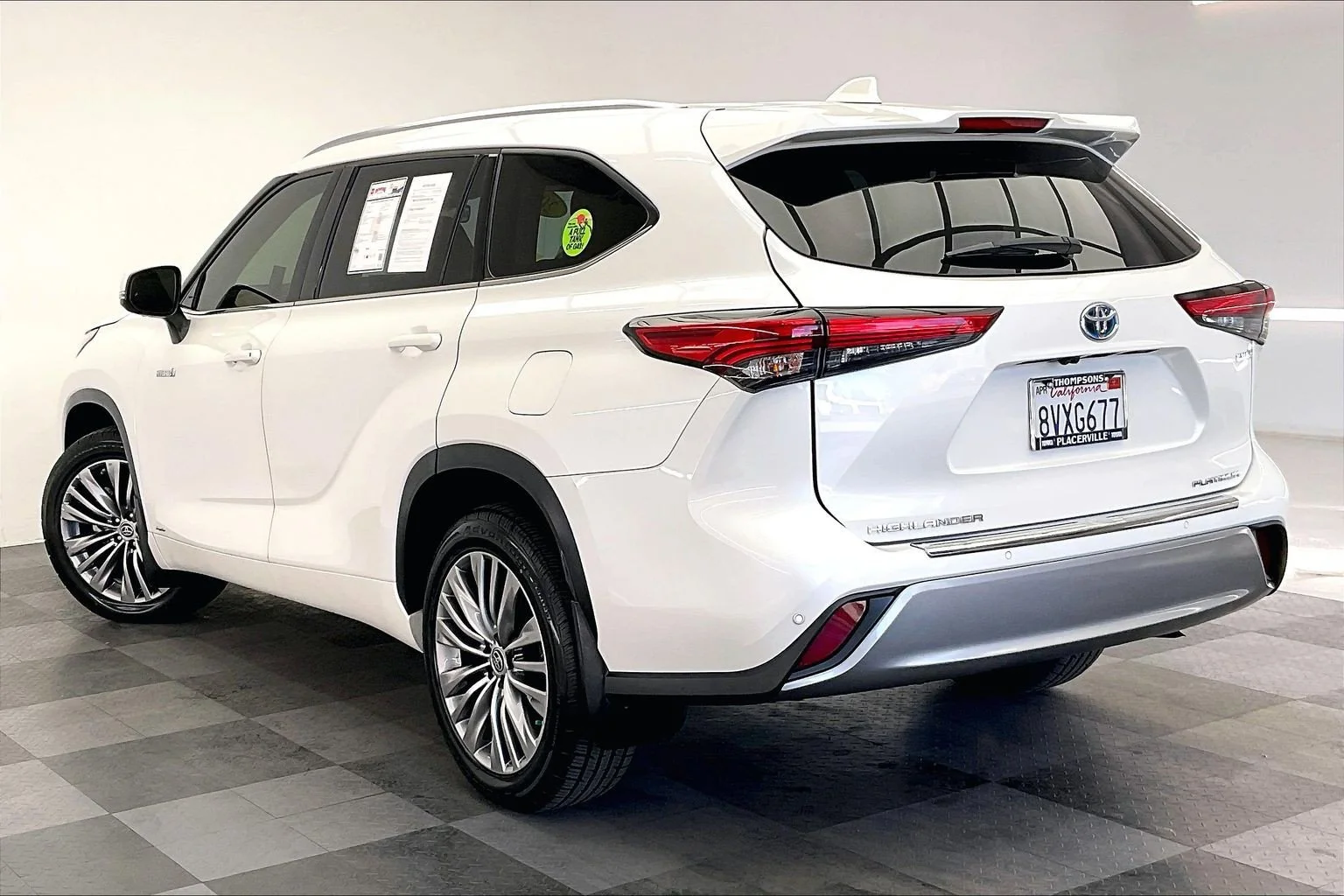 Used 2021 Blizzard Pearl Toyota Platinum image 10