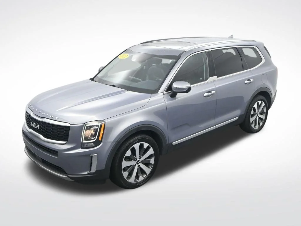 Used 2022 Everlasting Silver Kia S image 23