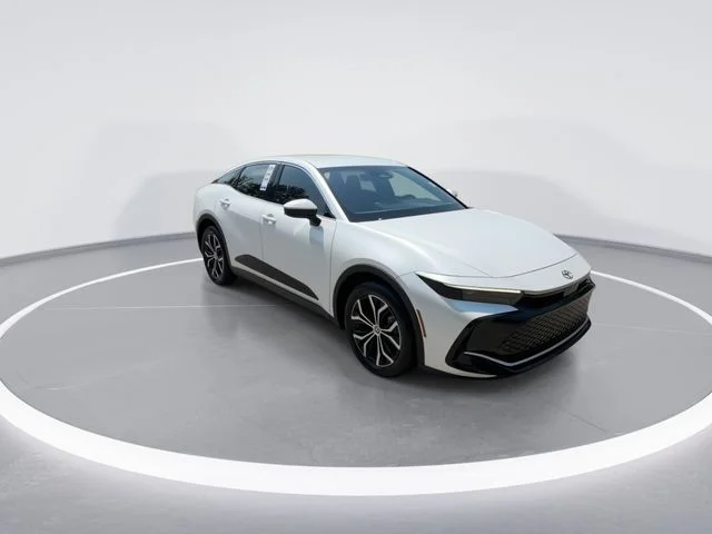 Used 2023 White Toyota XLE image 2