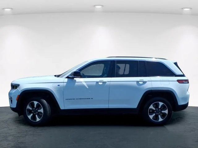 Used 2024 White Jeep 4xe image 14