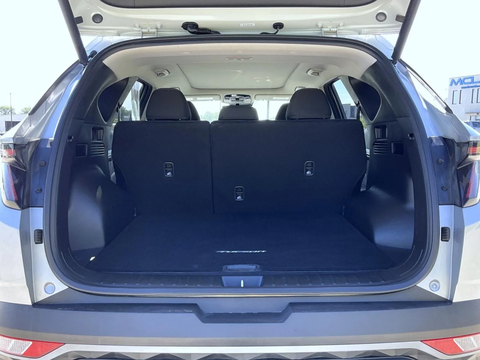 Used 2022 Silver Hyundai SEL Convenience image 22