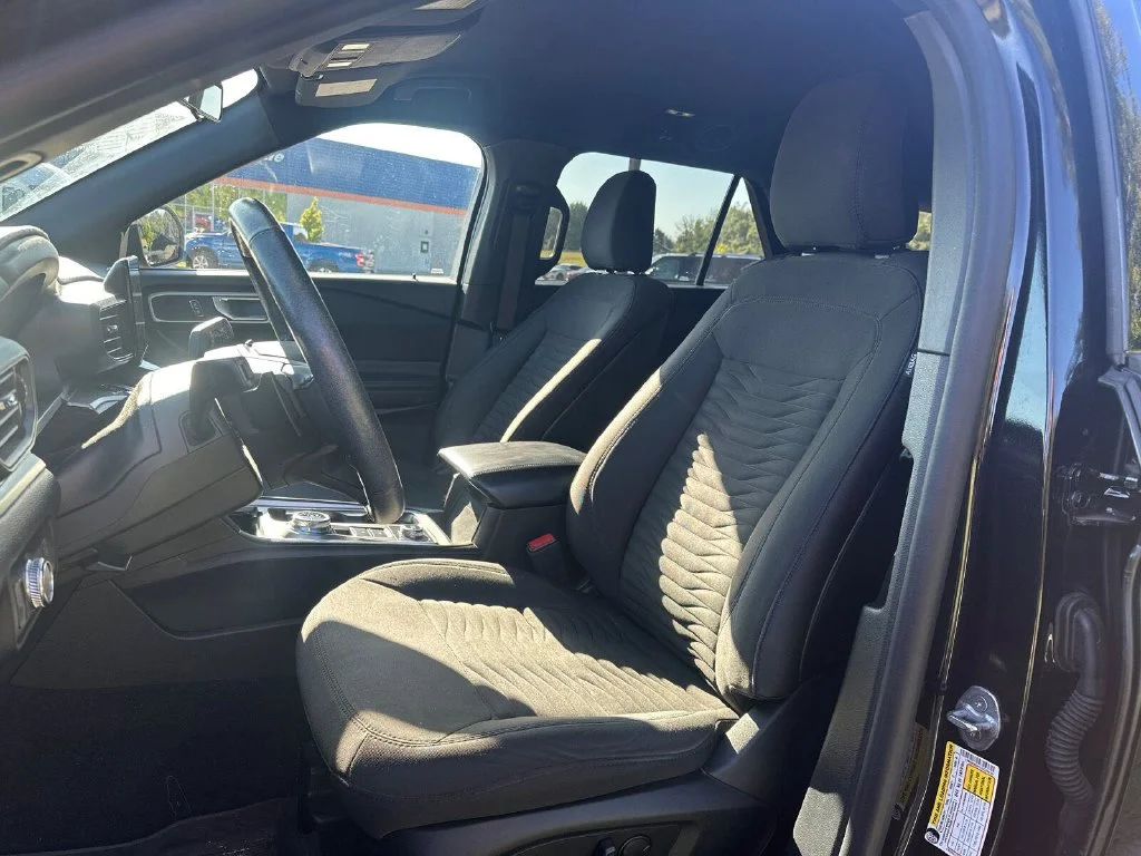 Used 2020 Black Ford XLT image 4