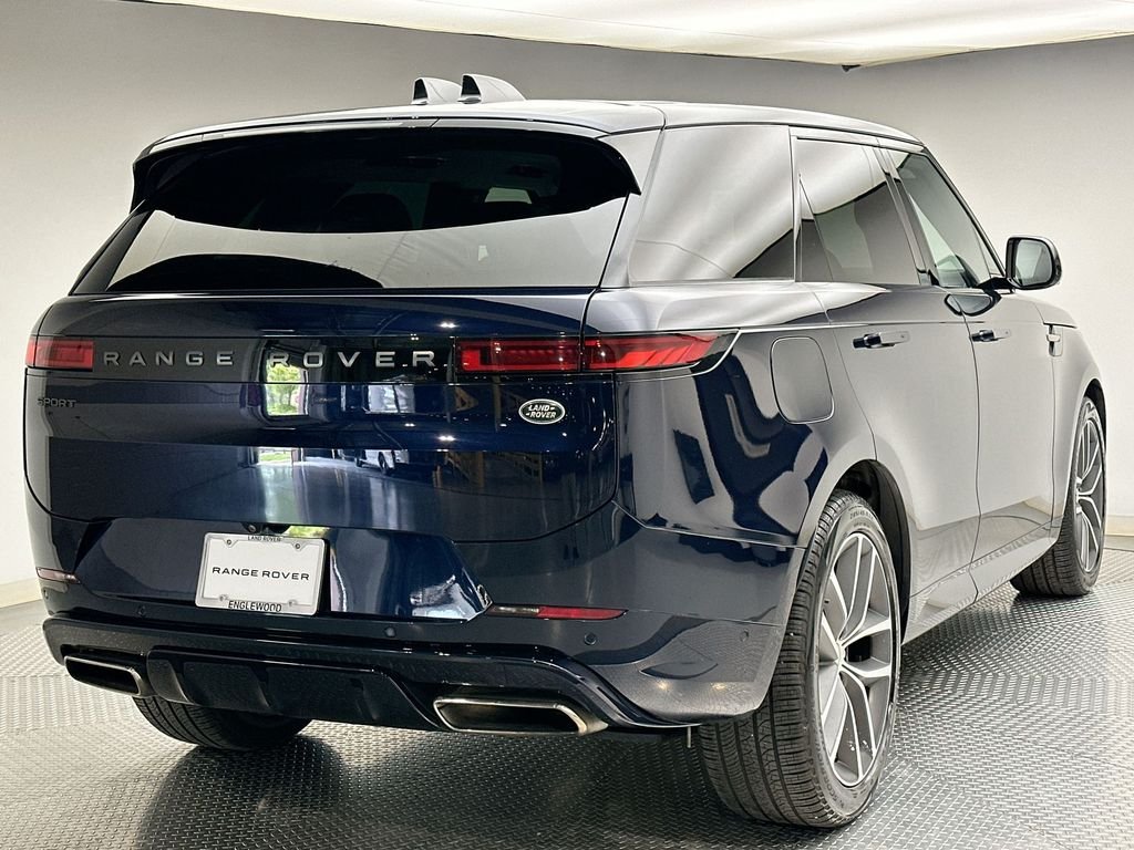 Used 2023  Land Rover SE Dynamic image 13