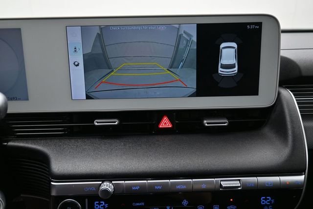 Used 2023 White Hyundai SEL image 9