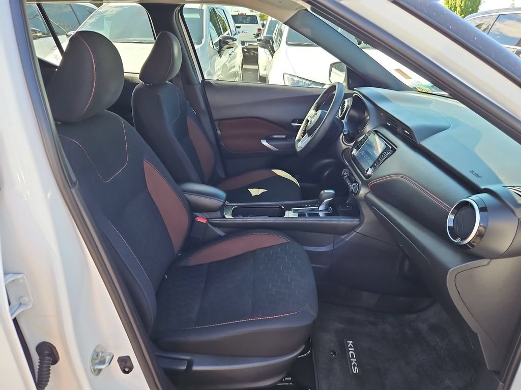 Used 2023 White Nissan SR image 28