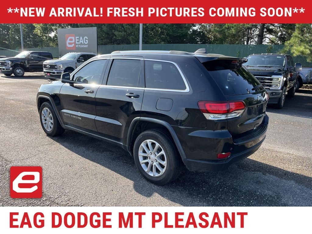 Used 2021 Black Jeep Laredo E image 3