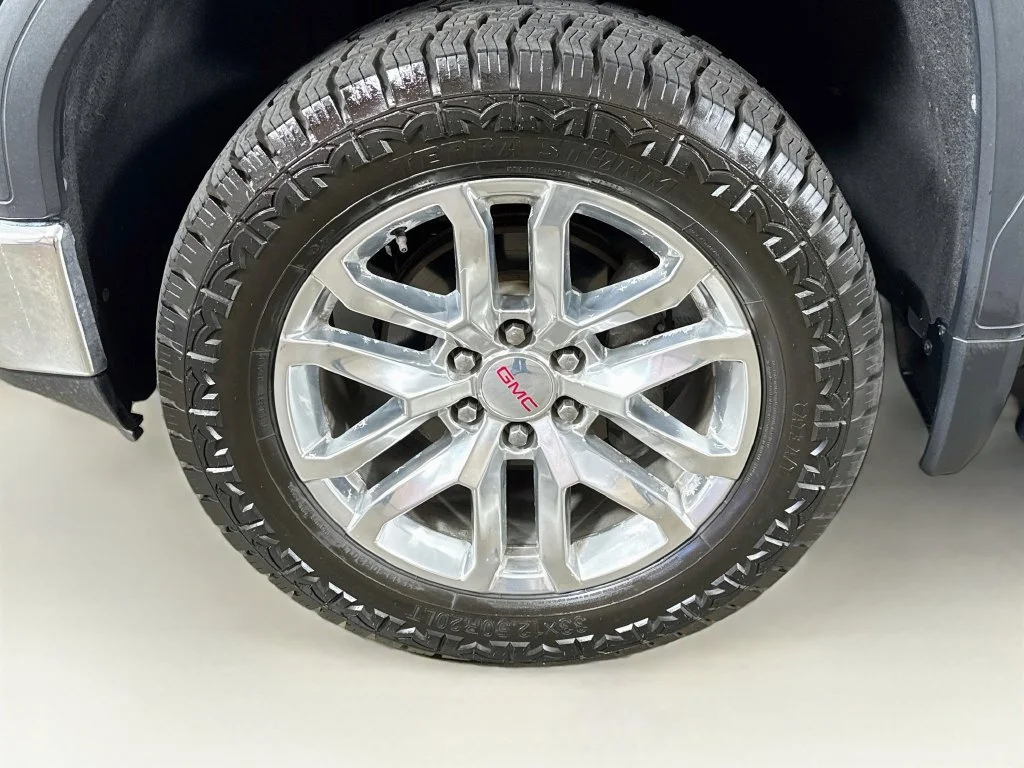 Used 2021 Black GMC SLT image 39