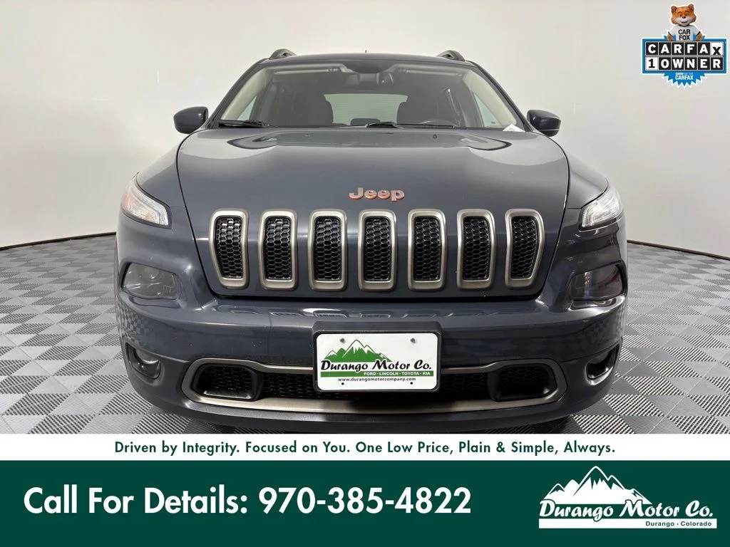 Used 2017 Black Jeep Latitude image 3