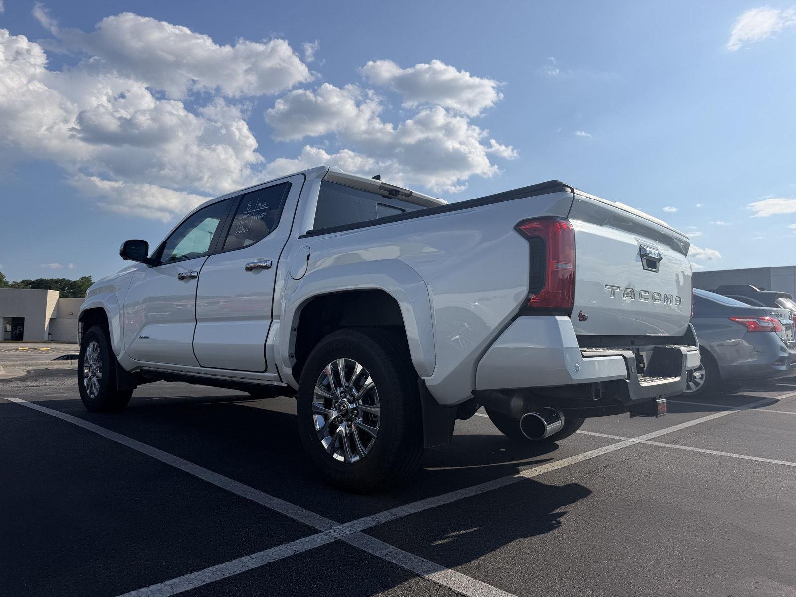 Used 2025 Wind Chill Pearl Toyota Limited image 18