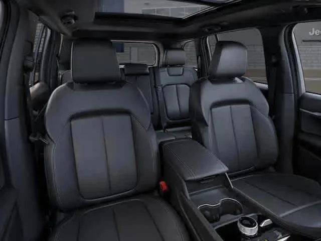 New 2026 Bright White Clear-Coat Exterior Paint Jeep Limited image 10