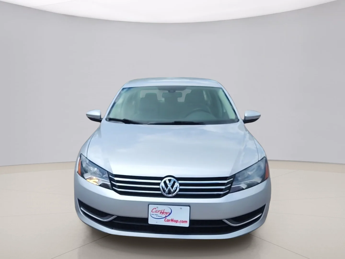 Used 2012 Silver Volkswagen SE image 2