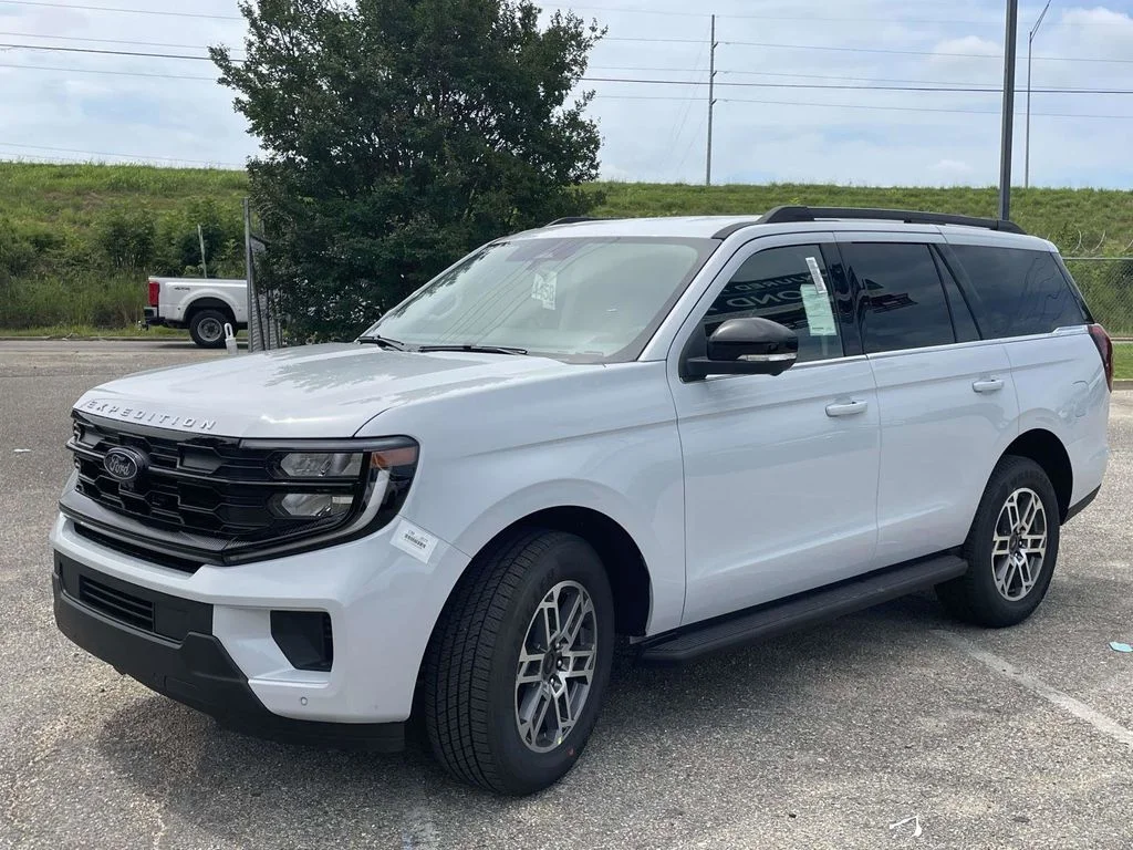 New 2026 Silver Ford Active image 7