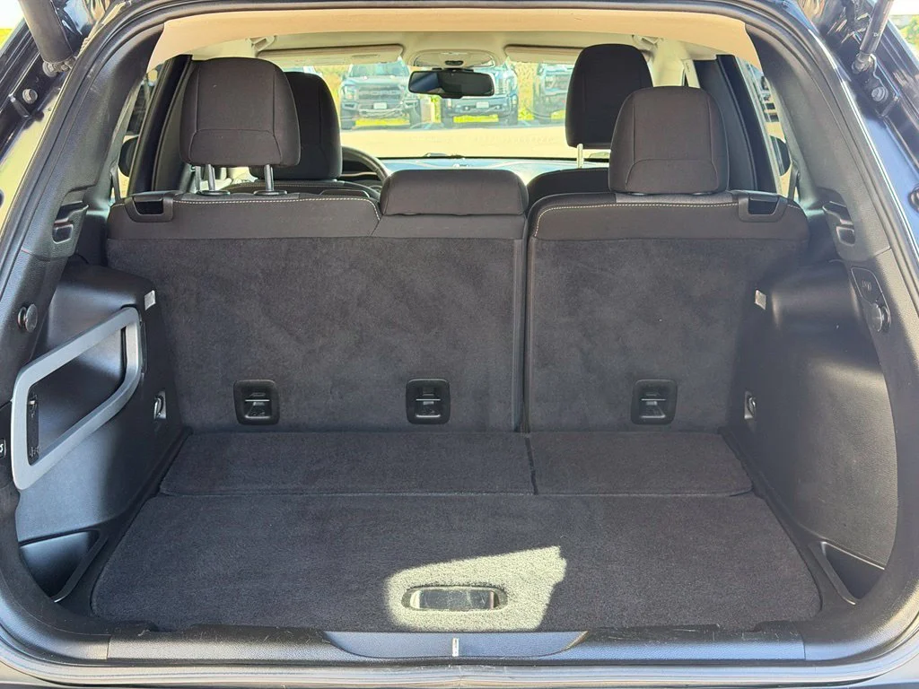 Used 2014 Black Jeep Latitude image 9