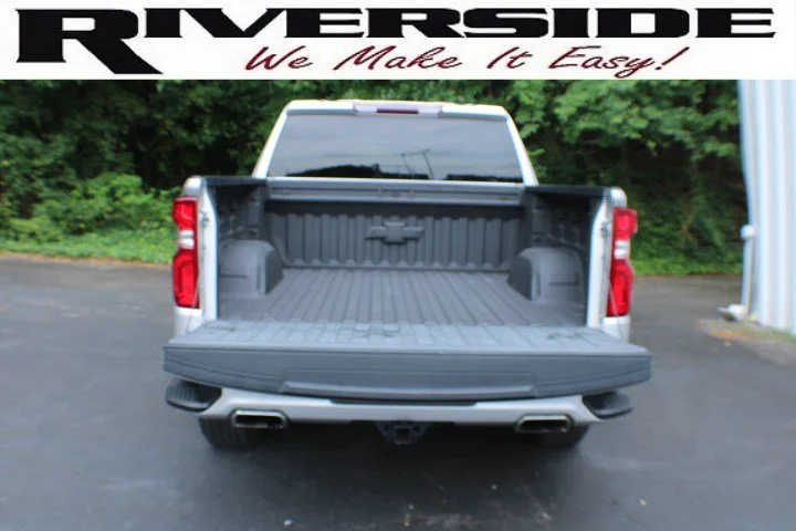 Used 2020 SILVER ICE METALLIC Chevrolet Custom image 14