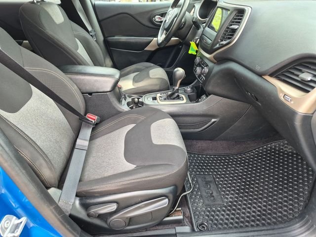 Used 2017 Blue Jeep Sport image 27