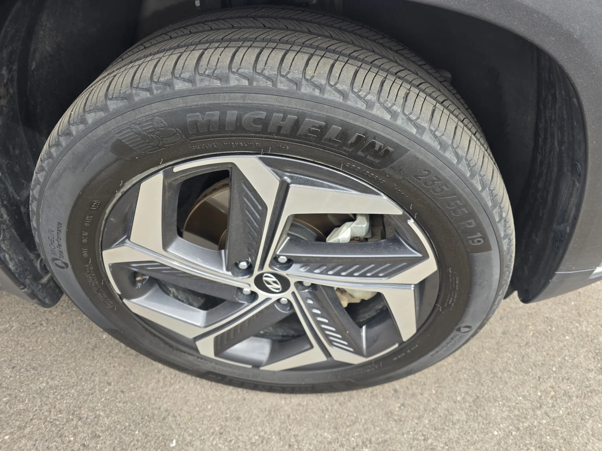 Used 2022 Shimmering Silver Hyundai SEL image 9