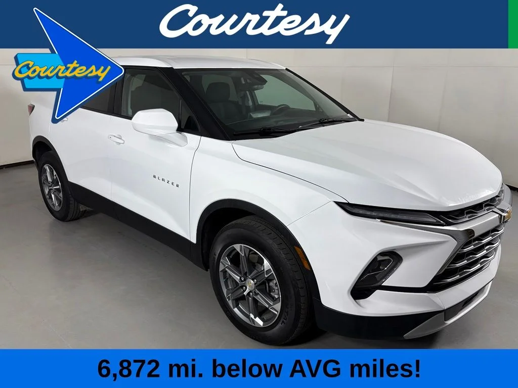 Used 2025 White Chevrolet LT image 1