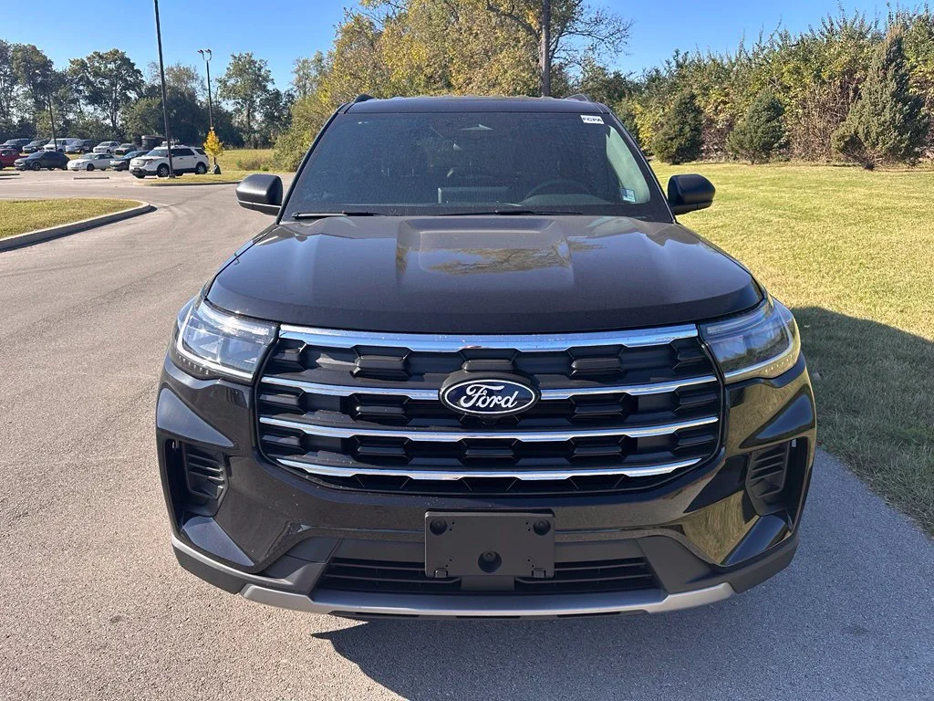 New 2027 Agate Black Metallic Ford Active image 2