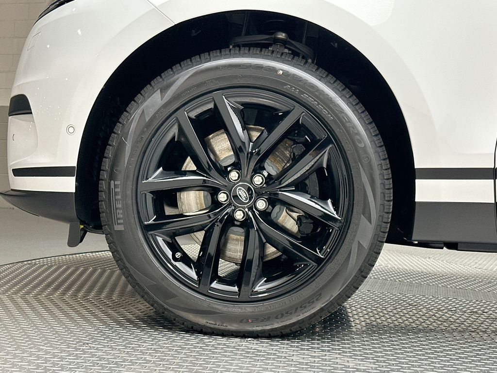 New 2026 Fuji White Land Rover S image 5