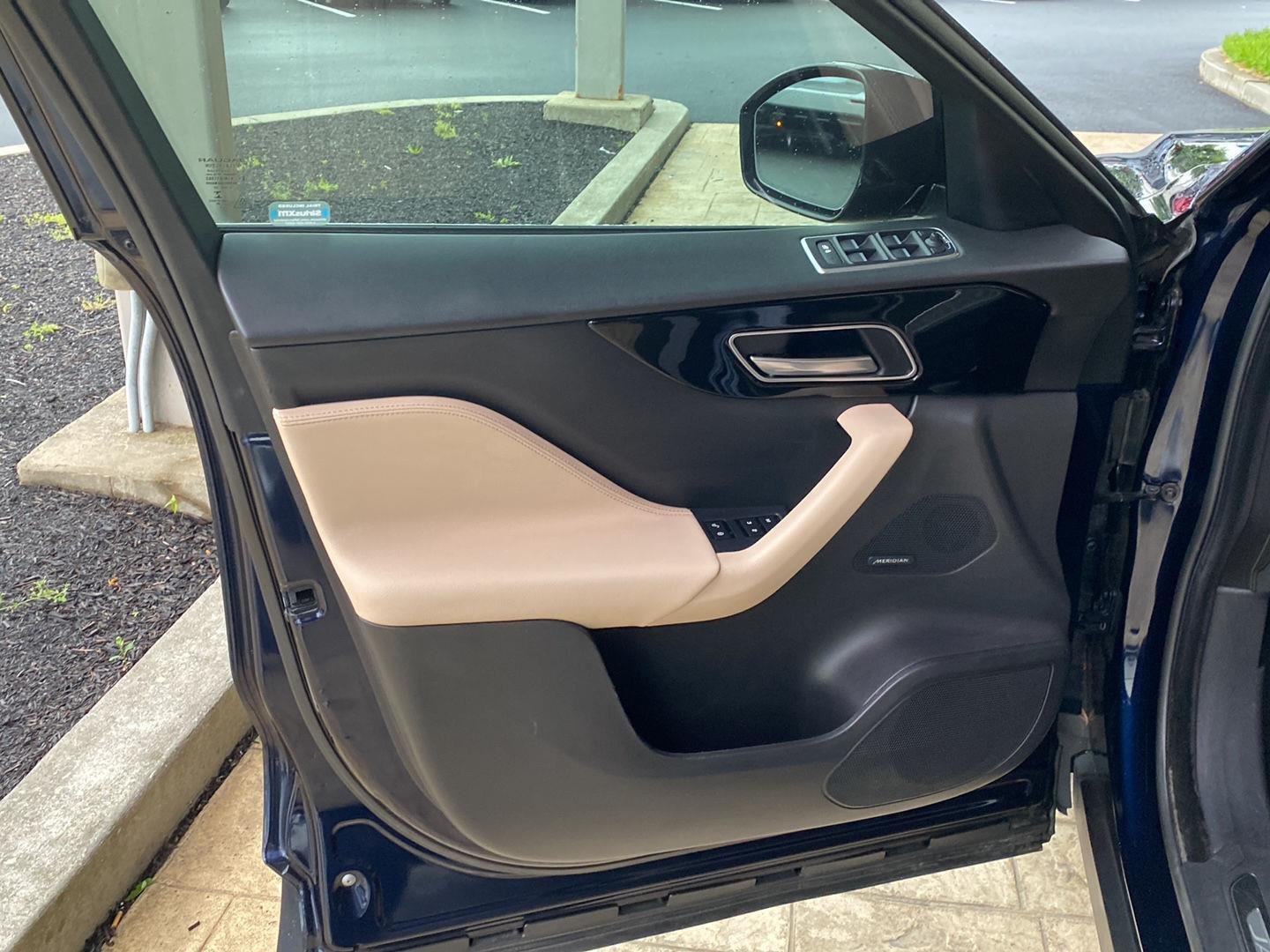 Used 2020 Portofino Blue Metallic Jaguar 25t Premium image 24