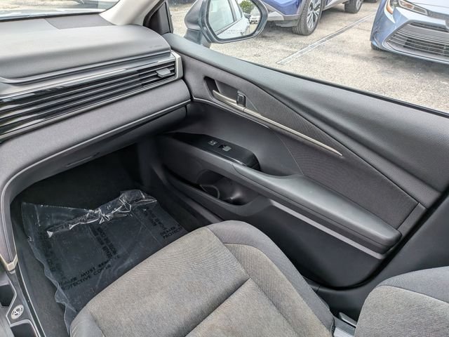 Used 2025 Silver Toyota LE image 18
