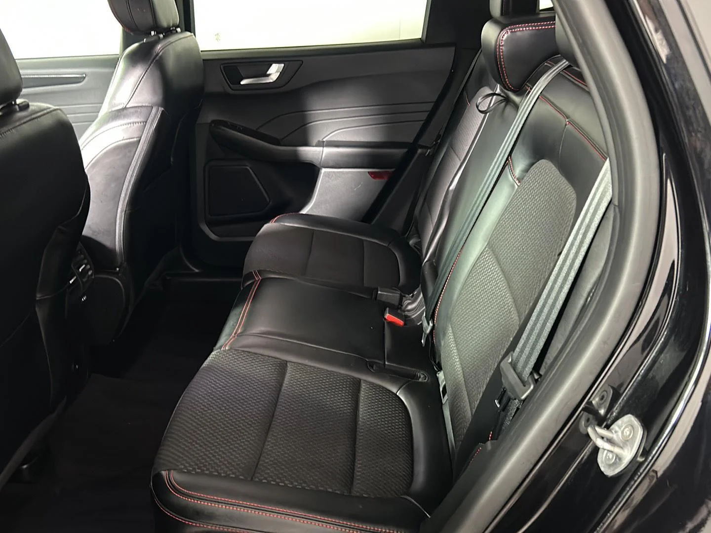 Used 2023 Agate Black Ford ST-Line image 16