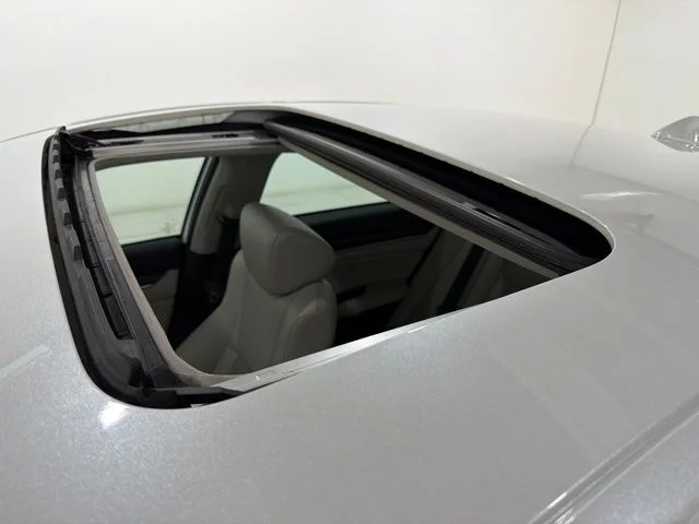 Used 2021 Platinum White Pearl Honda EX-L image 26