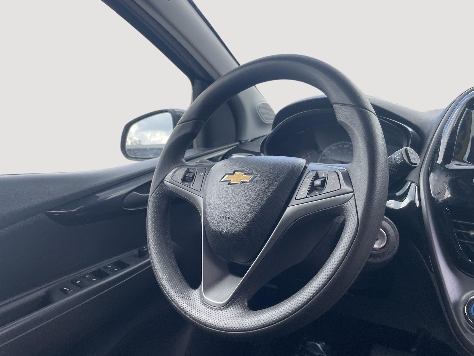 Used 2021 Summit White Chevrolet 1LT image 6