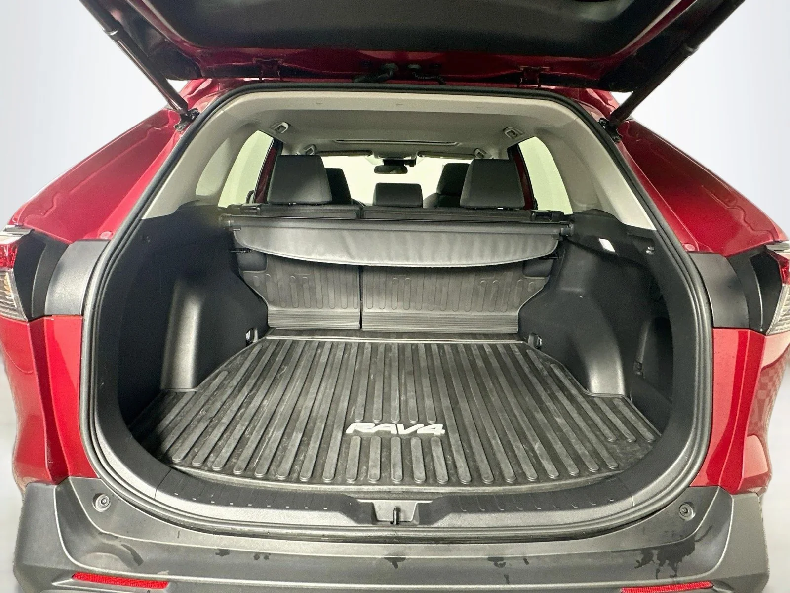 Used 2022 Red Toyota XLE image 27