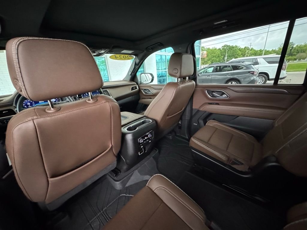 Used 2024 Beige Chevrolet High Country image 24