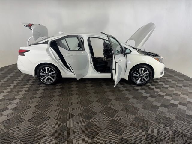 Used 2025 White Nissan 1.6 SV image 13