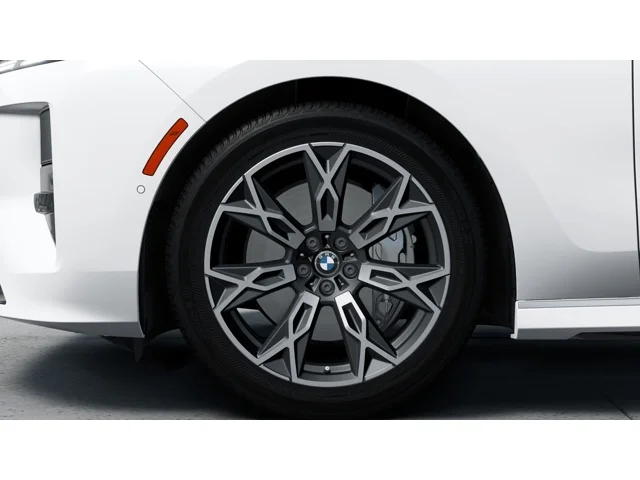 New 2027 Mineral White Metallic BMW 740i xDrive image 7
