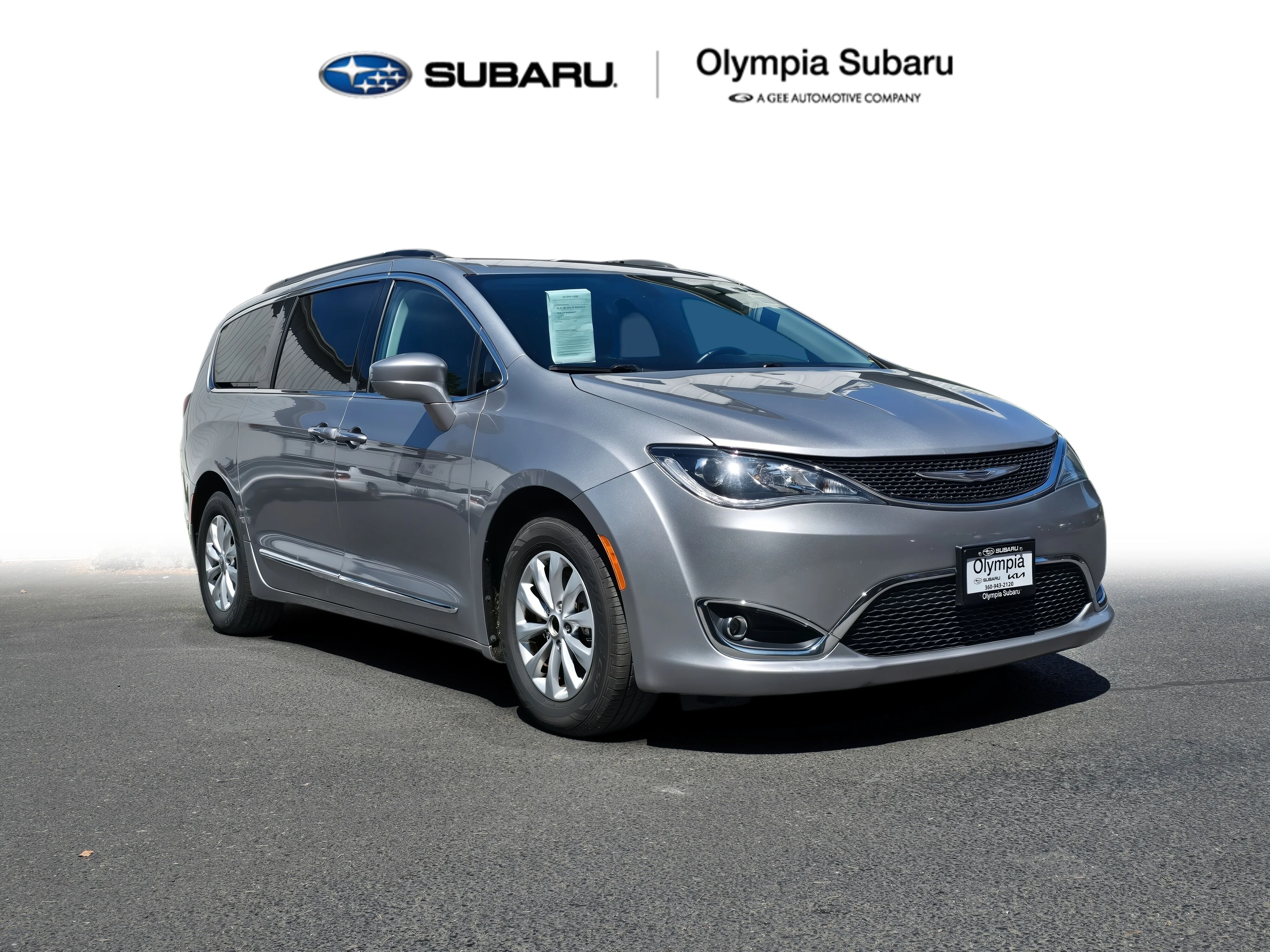 2017 Chrysler Pacifica Touring-L's photo