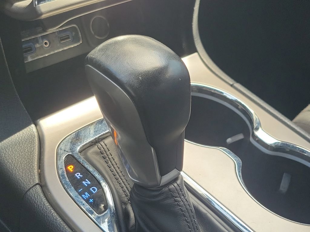 Used 2021 Black Jeep Laredo E image 28