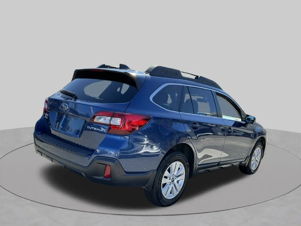 Used 2019 Blue Subaru 2.5i Premium image 9