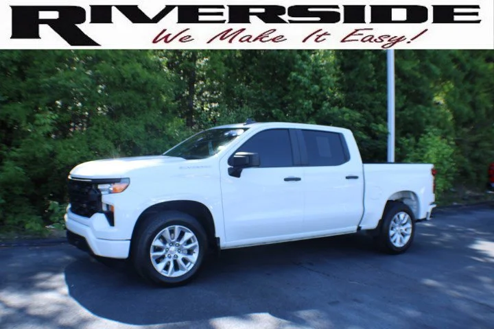 Used 2023 Summit White Chevrolet Custom image 4