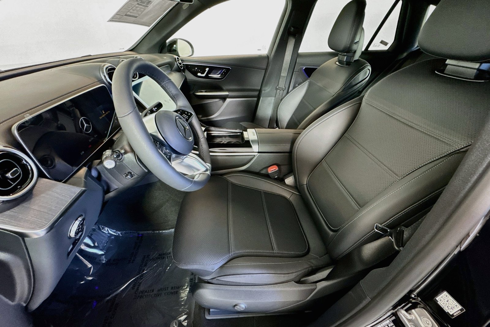 New 2027 Black Mercedes-Benz GLC 300 image 18
