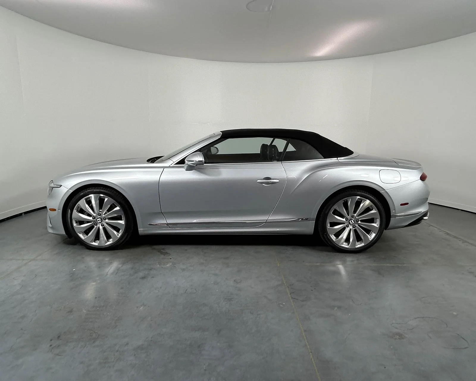 New 2026  Bentley V8 image 35