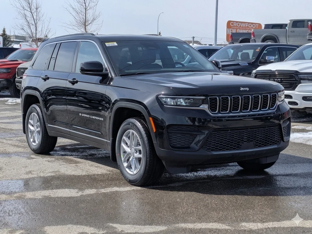 New 2026 Black Jeep Laredo - - 4x4 - Classic Theme - Heated Seats - Heated Steering - Remote Start & More! image 2