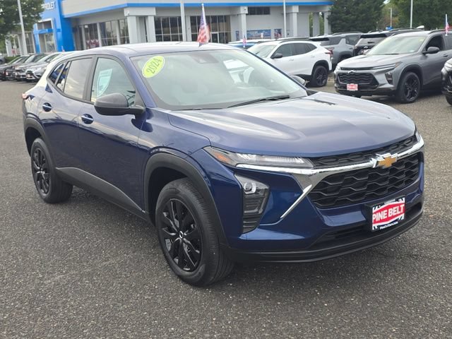 2024 Chevrolet Trax LS - Photo 9