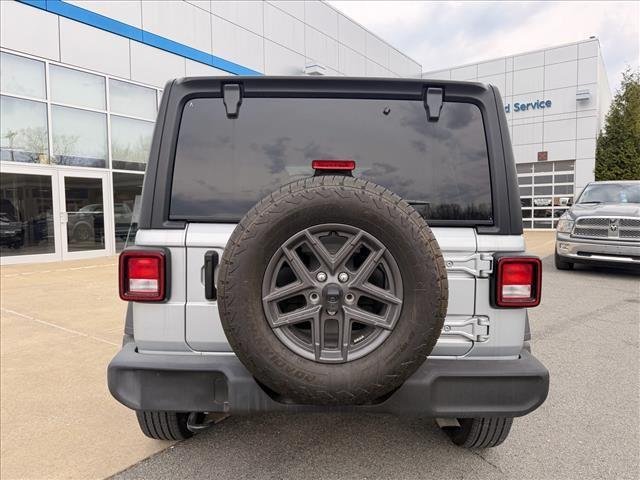 Used 2024 Silver Zynith Clearcoat Jeep Sport S image 4