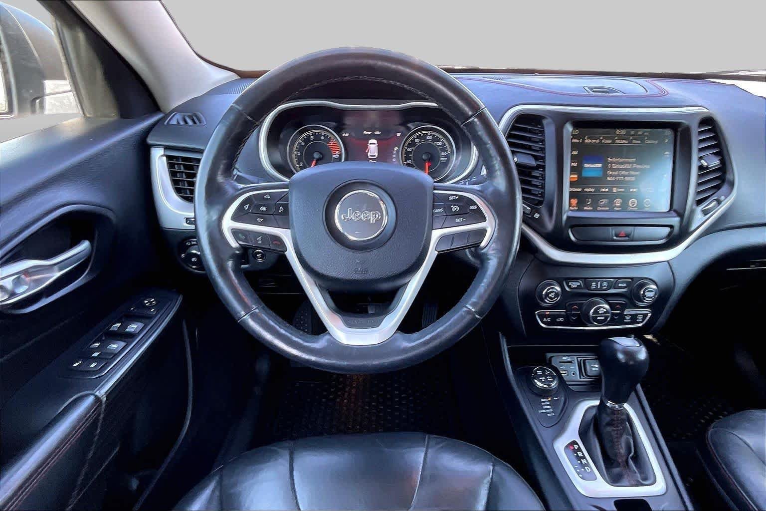 Used 2016 Bright White Clearcoat Jeep Trailhawk image 6