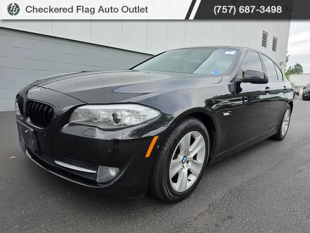 2013 BMW 5 Series 528i xDrive Sedan's photo